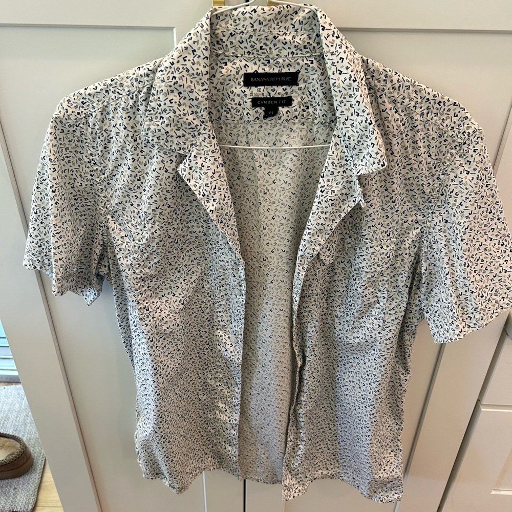 Banana republic button down tee shirt